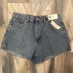 Mid Rise 90’s Denim Jean Shorts